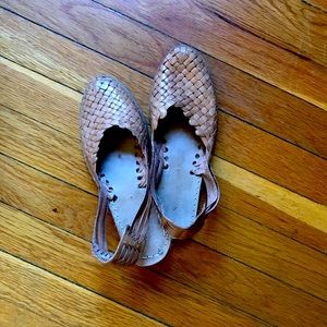 Huarache sandal, tan, size 7